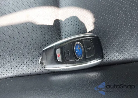 2017 Subaru Outback 3.6R Limited из США, поврежденный, VIN 4S4BSENC6H3345123